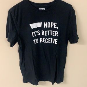 Levi’s black graphic tee short sleeve size medium